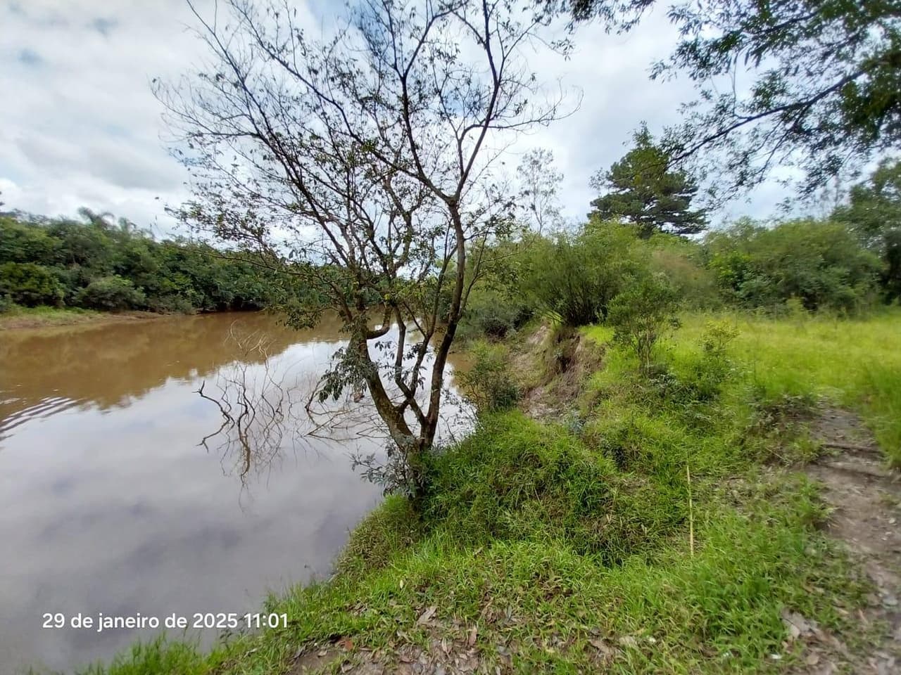 Foto 2 de 16: Terreno em leilão em Ponta Grossa - PR, bairro Colônia Dona Luiza — Terreno urbano, com área de terreno total de 10.260,00m², Ponta Grossa/PR