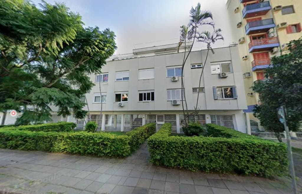 Foto 1 de 2: Apartamento em leilão em Porto Alegre - RS, bairro Menino Deus — Apto 164m² c/ 1 vaga | Menino Deus | Porto Alegre-RS | Edifício Serafim Rodrigues | Próximo ao Parque Marinha do Brasil e Shopping Praia de Belas