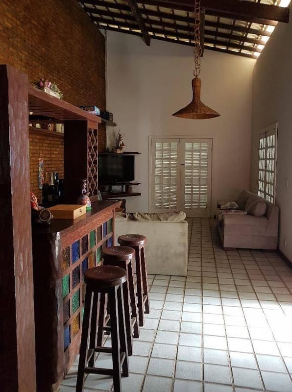 Foto 2 de 17: Casa em leilão em Camaçari - BA, bairro Centro — Casa 301m² com Terreno 1324m² | Camaçari-BA | Centro | Oportunidade Única - Próx. ao Boulevard Shopping Camaçari e Atacadão - Financiamento até 420 Meses!