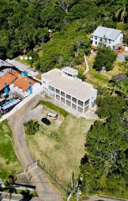 Foto 14 de 22: Terreno em leilão em Itajaí - SC, bairro Cabeçudas — Imóvel com A.T. 8.550m², 2 edificações com A.T.C. 1.620m², Cabeçudas, Itajaí/SC