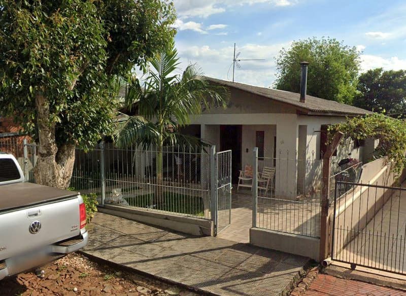 Casa em leilão em Santa Rosa - RS — Casa 108m² no bairro Timbaúva em Santa Rosa/RS - Ocupado