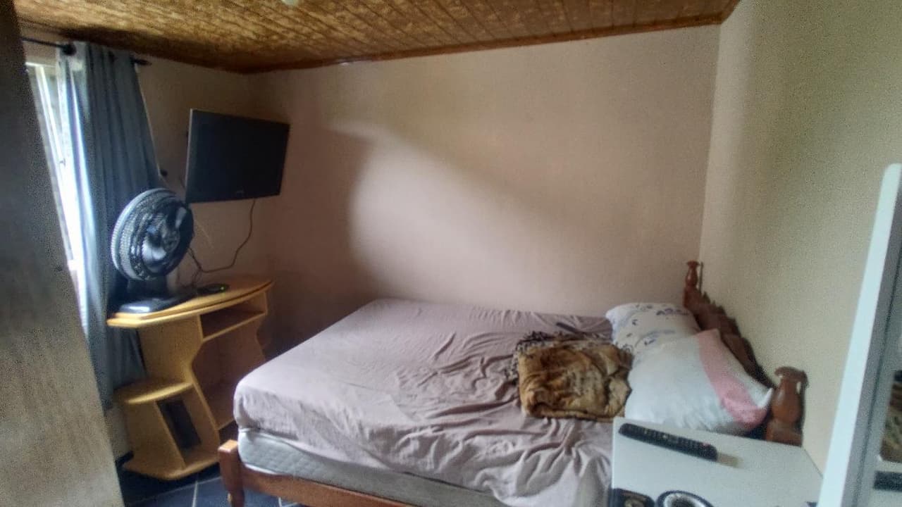 Foto 2 de 18: Terreno em leilão em Sarapuí - SP, bairro Vila Ana Maria — Casa, A.T. 262m², A.C. 127m²