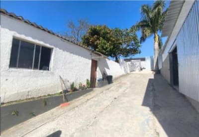Foto 20 de 41: Casa em leilão em Guararema - SP, bairro Chácaras Guanabara — VENDA DE DUAS MATRÍCULAS CONJUNTAS- Em GUARAREMA/SP