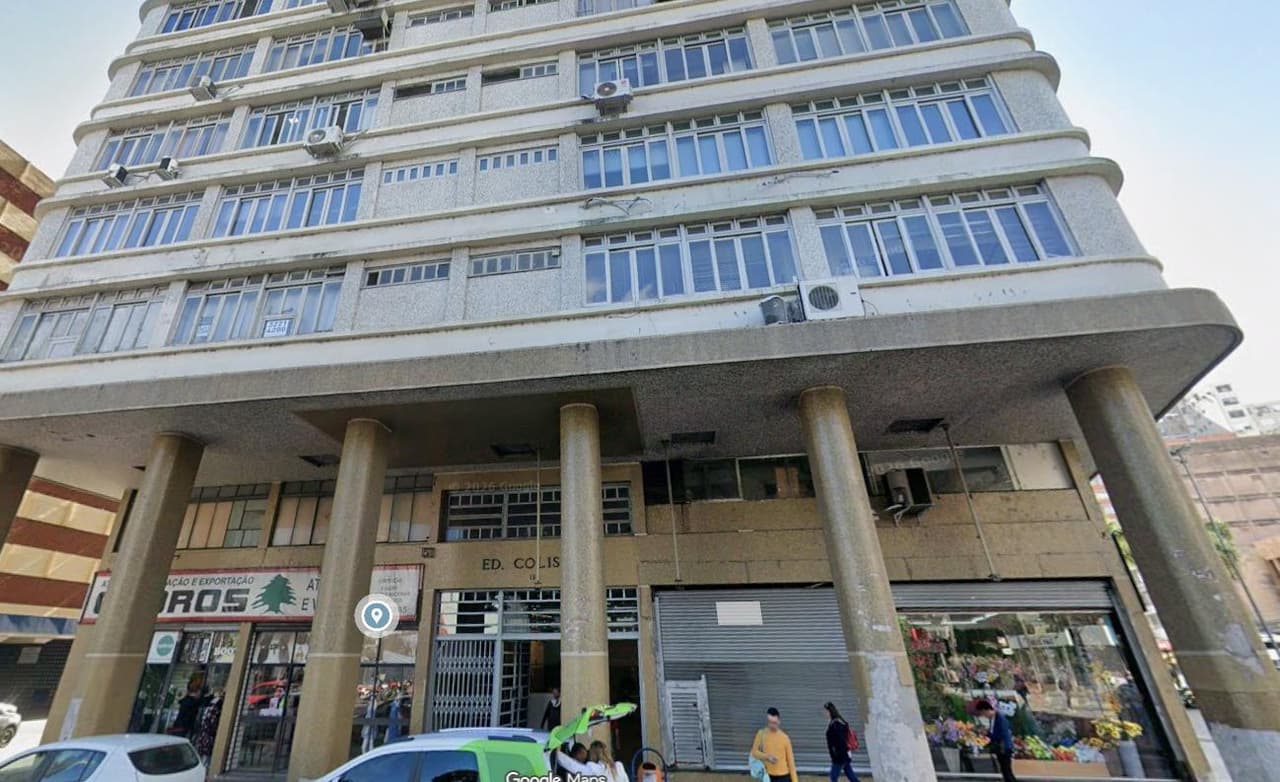 Comercial em leilão em Porto Alegre - RS — SALA COMERCIAL - O conjunto nº 813 do Edifício Coliseu, com entrada principal pela Praça Osvaldo Cruz nº 15, Porto Alegre/RS