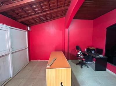 Foto 8 de 29: Casa em leilão em Ji-paraná - RO — Casa com 2 quartos (1 suíte) com área de 232,50m² - Nova Brasília, Ji-Paraná/RO