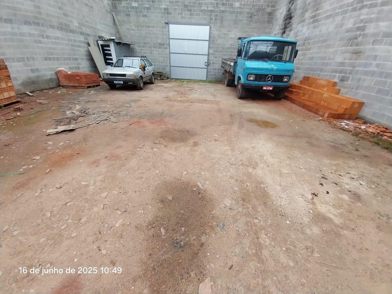 Foto 9 de 11: Terreno em leilão em Curitiba - PR, bairro Uberaba — Terreno urbano com área de 160,01m², contendo benfeitoria com área de 150,00m², Curitiba/PR
