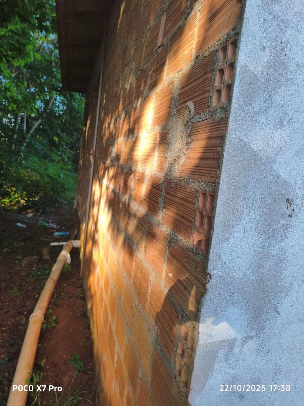Foto 3 de 6: Casa em leilão em Clevelândia - PR — Terreno urbano, com área de 420,00m2, contendo uma casa em alvenaria em Clevelândia/PR
