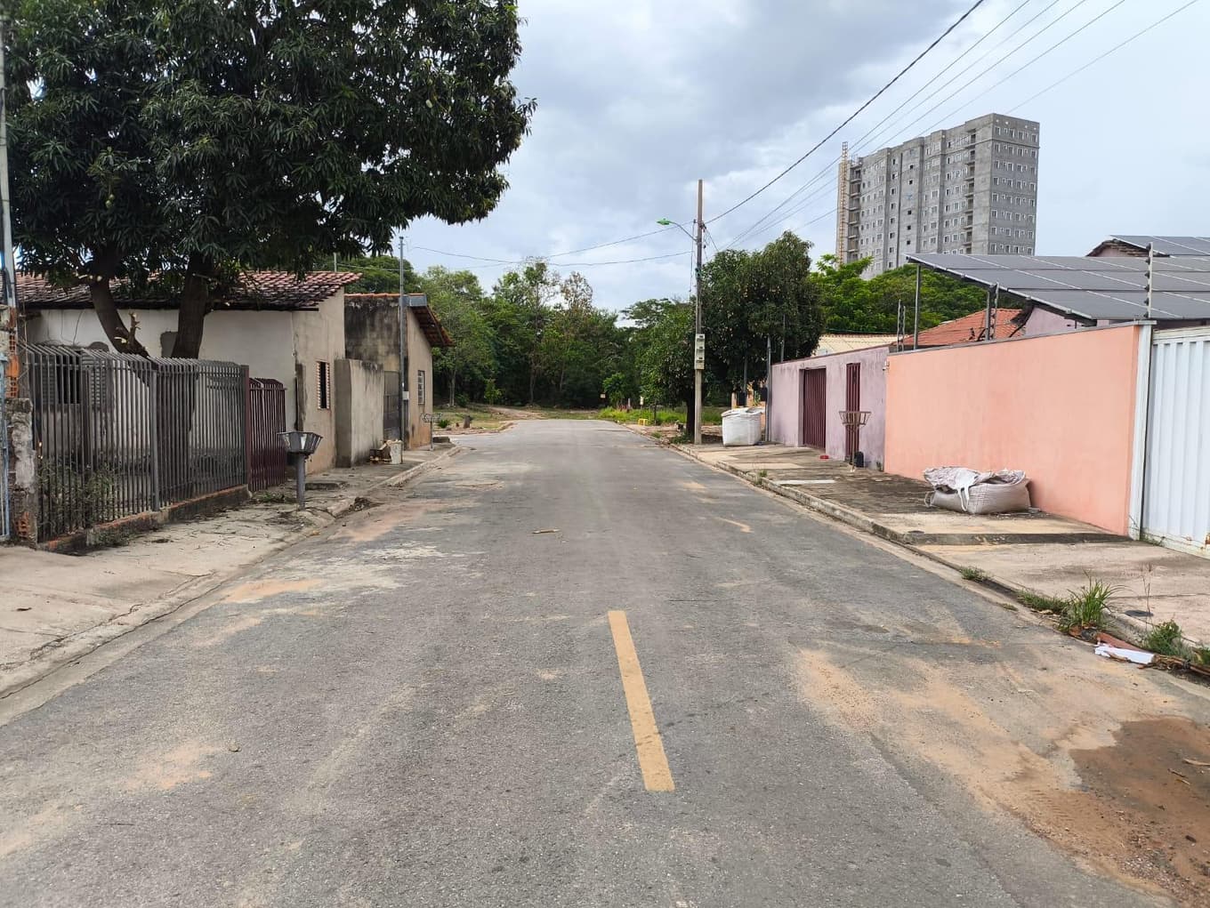 Foto 1 de 3: Casa em leilão em Cuiabá - MT, bairro Nossa Senhora Aparecida — Casa c/ terreno de 180m², Nossa Senhora Aparecida, Cuiabá/MT - Ocupada