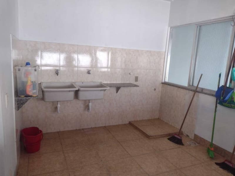 Foto 5 de 11: Casa em leilão em Nilópolis - RJ, bairro Centro — Casa 144m² com Terreno 500m² | Nilópolis-RJ | Centro - 2 Dorms - 450mts do Hospital Estadual Vereador Melchiades Calazans - Financiamento até 420 Meses!