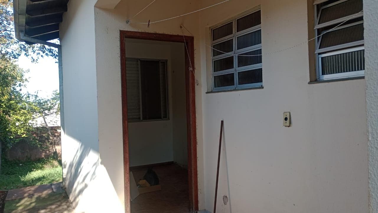 Foto 10 de 14: Casa em leilão em Capitão Leônidas Marques - PR — Casa 152m² Desocupada no Bairro Centro em Capitão Leonidas Marques/PR