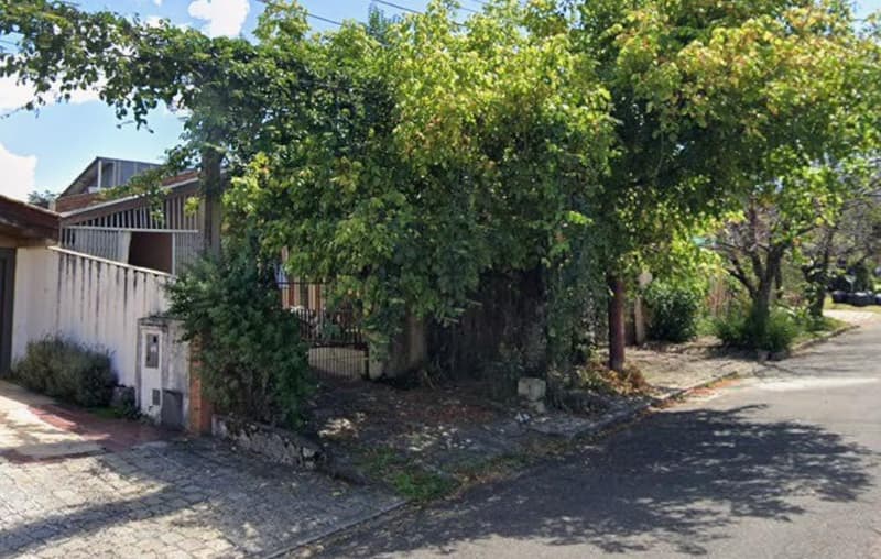 Casa em leilão em Curitiba - PR, bairro Colônia Argelina — Casa no Bacacheri - área total de terreno de 420m² - Curitiba/PR