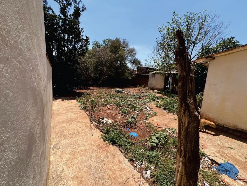 Foto 13 de 16: Terreno em leilão em Panorama - SP — Imóvel urbano, A.T. 468m², construções precárias, centro