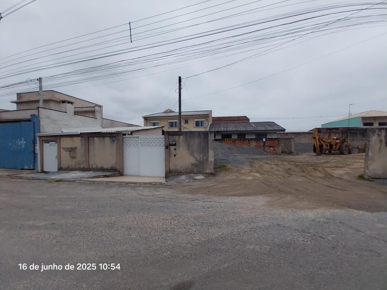 Foto 1 de 25: Terreno em leilão em Curitiba - PR, bairro Uberaba — Terreno urbano com área de 321,46m², contendo benfeitoria com área de 166,00m², Curitiba/PR
