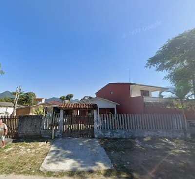 Foto 2 de 3: Casa em leilão em Matinhos - PR — Casa 253m², Ocupada, no Jardim Presidente Vargas, Matinhos/PR