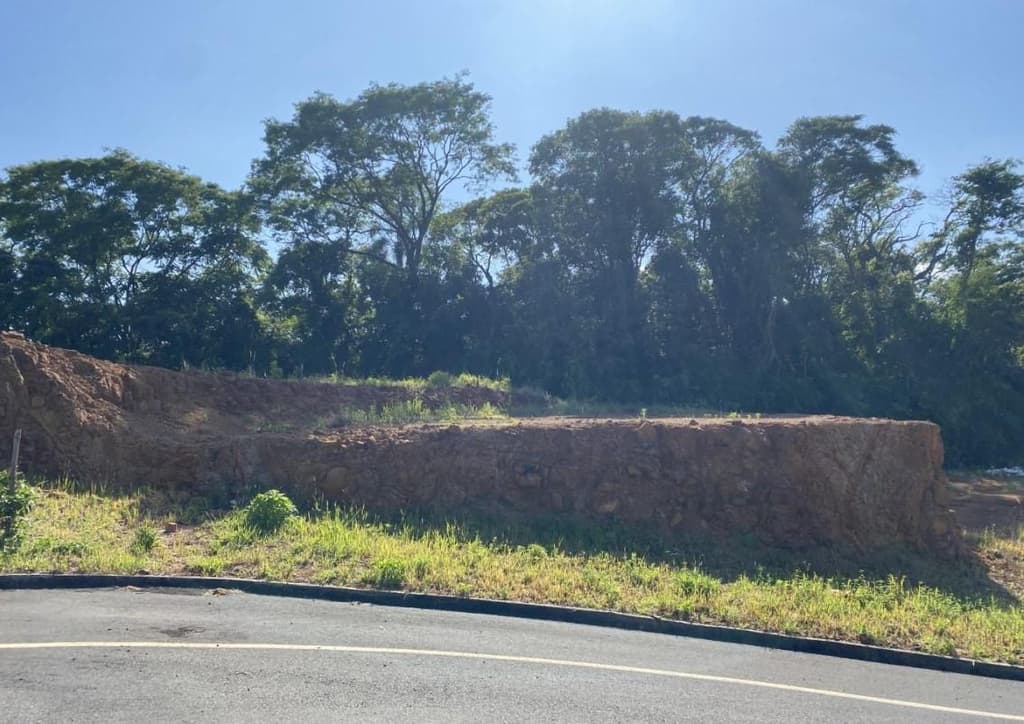 Foto 5 de 6: Terreno em leilão em Francisco Beltrão - PR, bairro Sadia — Terreno Urbano 462,95m2 - Próximo ao novo contorno, ruas asfaltadas, parte alta, área em ascensão e valorização