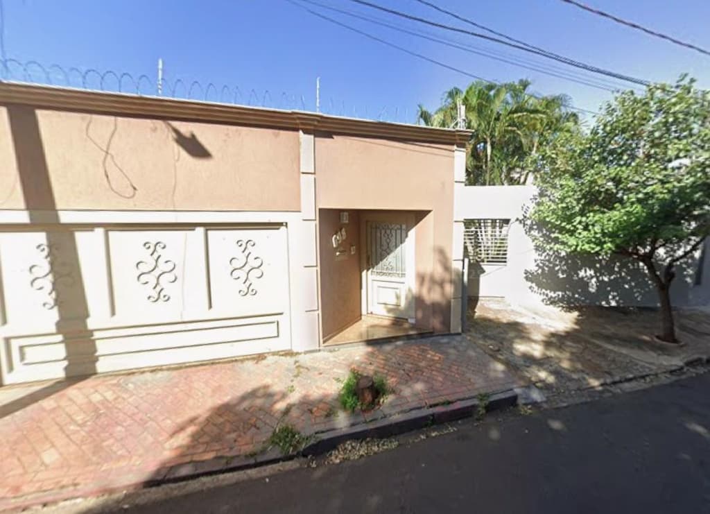 Foto 2 de 3: Casa em leilão em Araçatuba - SP, bairro Santana — Casa 400m² no Santana em Araçatuba/SP