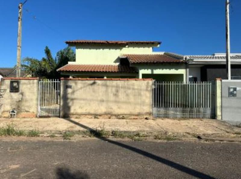 Casa em leilão em Juara - MT, bairro Bandeirantes — Casa 99m², Bairro Bandeirantes, no Juara/MT - Ocupado