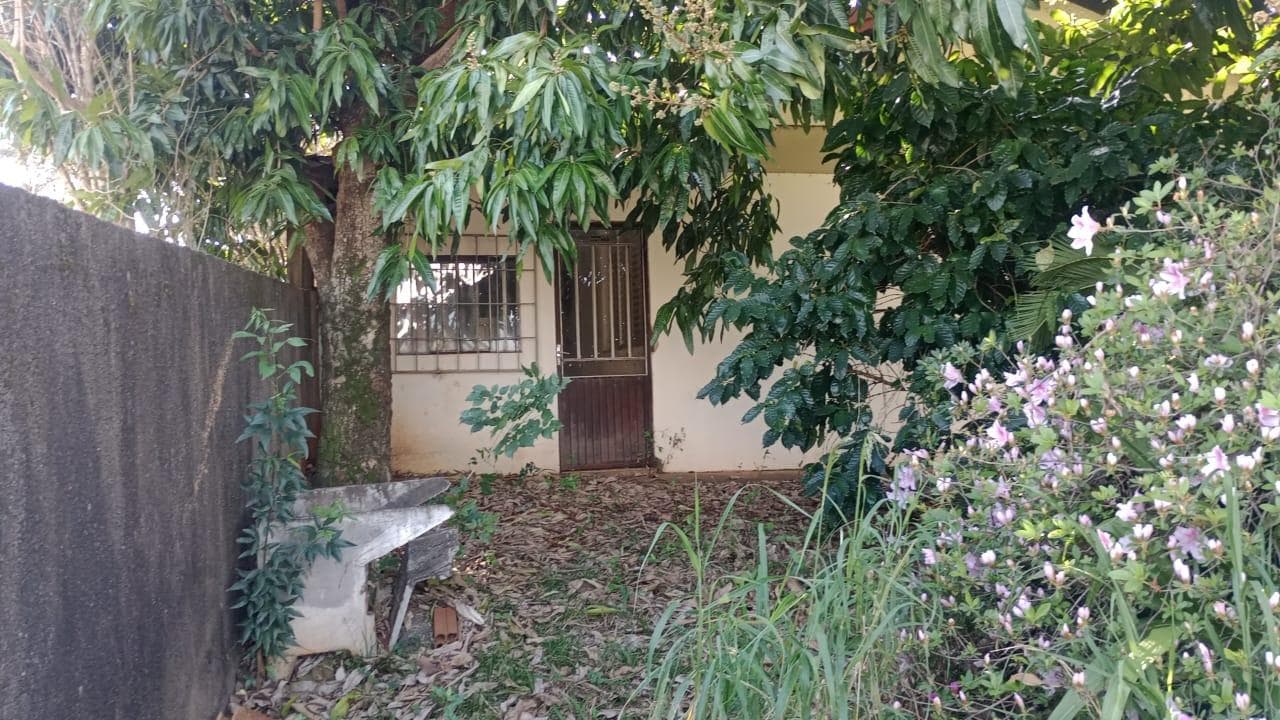 Foto 3 de 12: Casa em leilão em Capitão Leônidas Marques - PR — Casa 126m² Desocupada no Bairro Centro em Capitão Leonidas Marques/PR