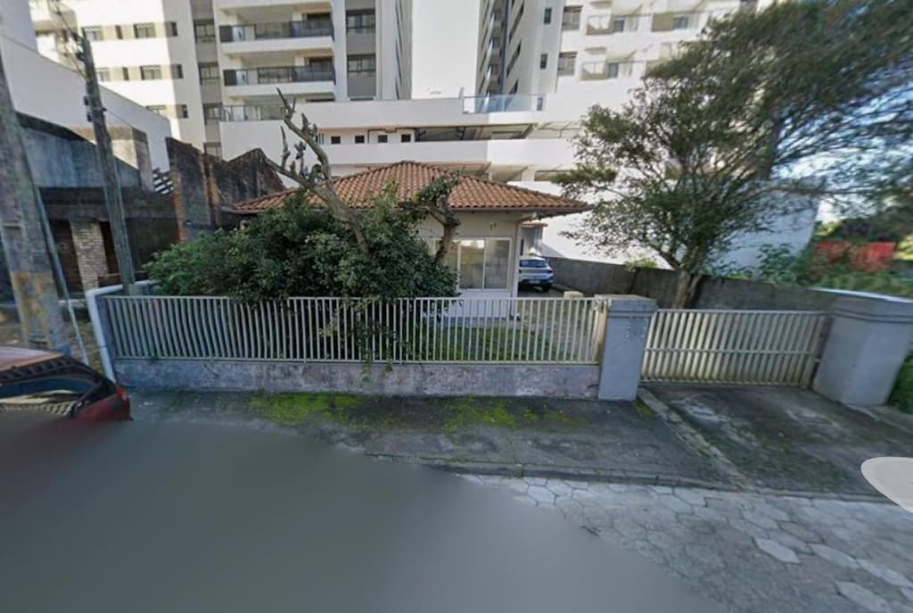Foto 1 de 3: Casa em leilão em Balneário Piçarras - SC, bairro Itacolomi — Terreno com área de 240m², contendo uma casa com área de 96,75m², Balneário Piçarras/SC