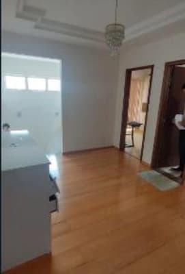 Foto 13 de 36: Casa em leilão em Apucarana - PR — Sobrado com área de 359,22m² e área total de terreno de 554,86m² - Apucarana/PR