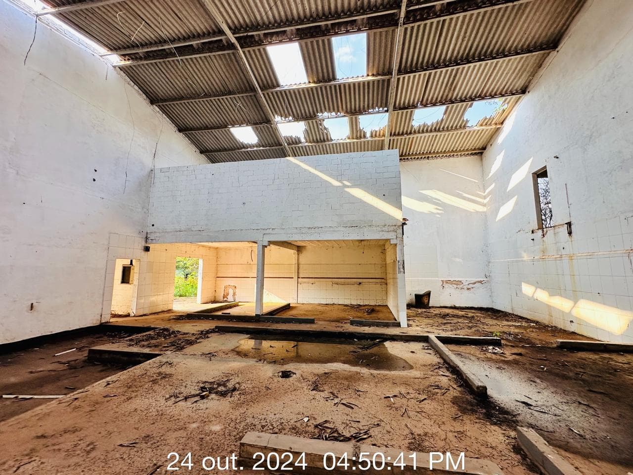 Foto 21 de 28: Comercial em leilão em Umuarama - PR — Galpão Industrial com área de 1.311m², área de terreno de 6.000m² - Umuarama/PR