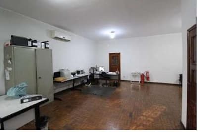 Foto 42 de 44: Casa em leilão em Araçatuba - SP — IMOVEL - CASA RESIDENCIAL e/ou COMERCIAL localizada no Bairro Higienópolis na cidade de Araçatuba/SP