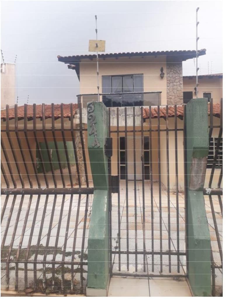 Foto 2 de 5: Casa em leilão em Umuarama - PR — Sobrado com área de 315,00m²- área de terreno de 396,60m² - Localizado na Rua Marabá, nº 3244, Zona I, Umuarama/PR.