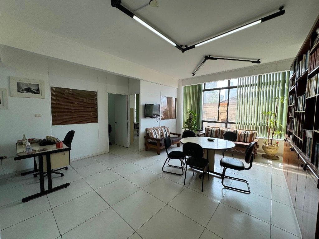 Foto 1 de 3: Comercial em leilão em Santos - SP — Sala Comercial com 129m² no Centro de Santos/SP