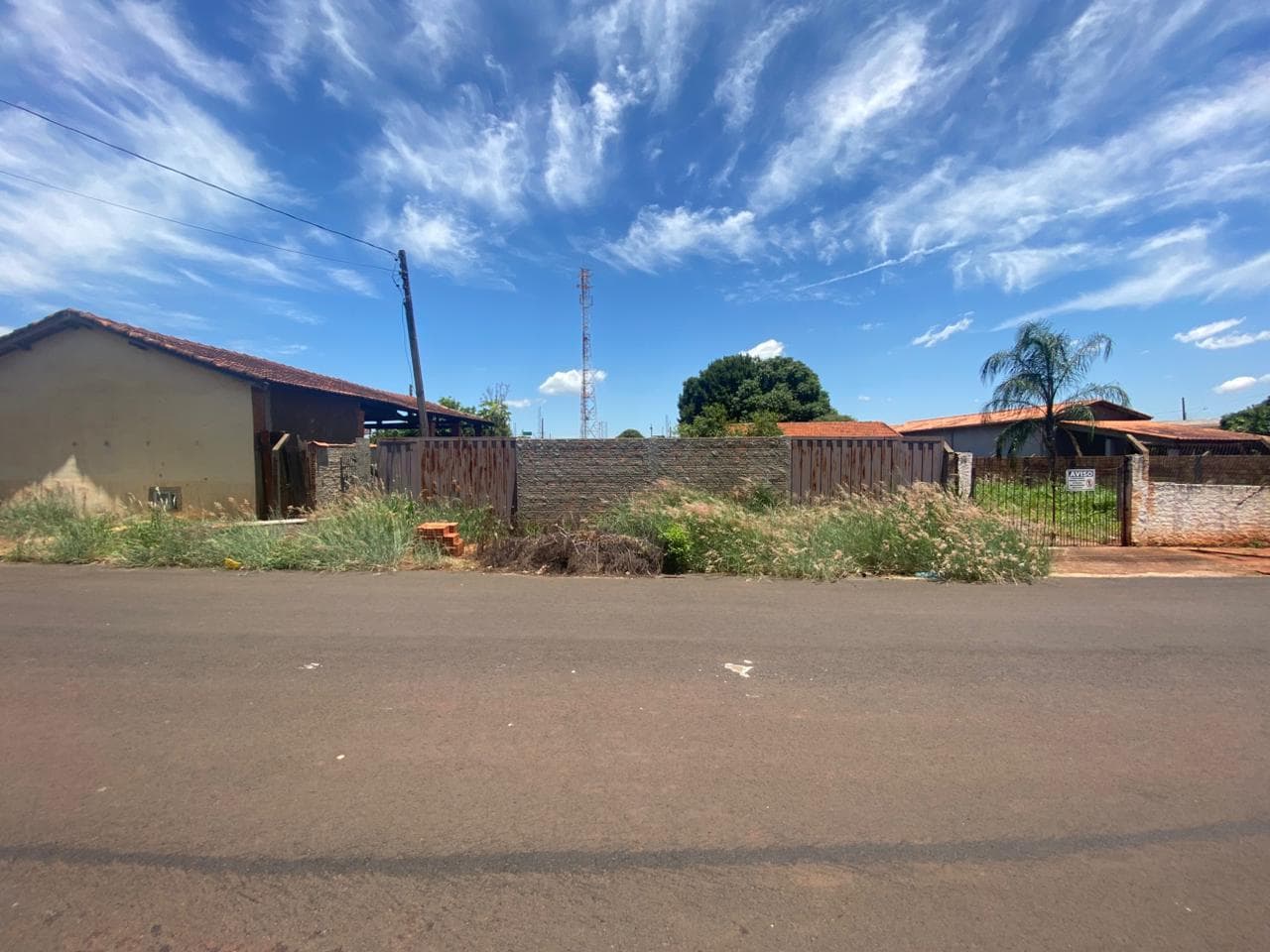 Foto 6 de 12: Terreno em leilão em Águas De Santa Bárbara - SP — COMBO: 2 IMÓVEIS RESIDENCIAIS | sendo um com casas em construção e outro com residência ampla 302,40m² e 537,60m²