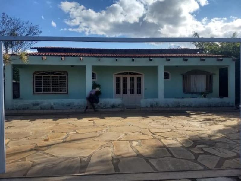 Terreno em leilão em Brasília - DF — Imóvel residencial, A.C.350m², A.T.800m², 3 quartos.