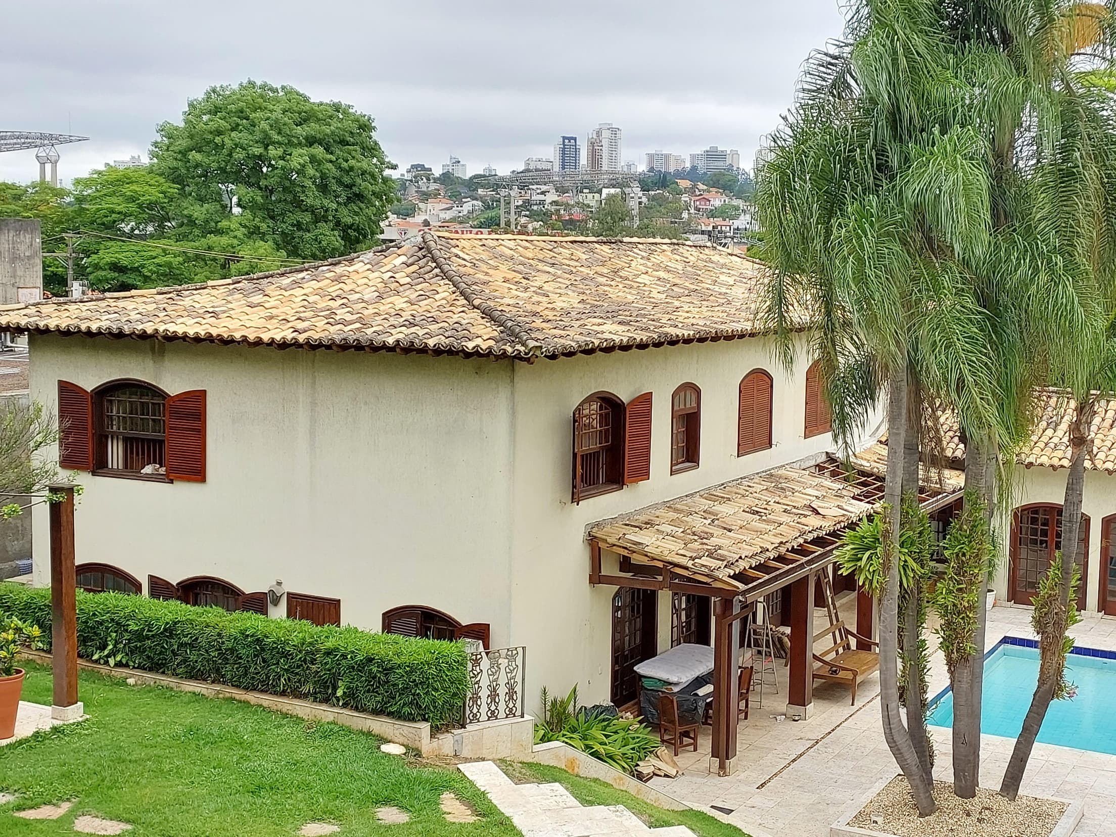 Foto 3 de 6: Casa em leilão em São Paulo - SP, bairro Jardim Leonor — Mansão com 521m² | Terreno 840m² | Jardim Leonor/Morumbi | Raridade e Escassez de Área na Região do Morumbi em São Paulo. Oportunidade!