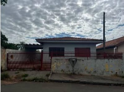 Foto 2 de 3: Casa em leilão em Jaguapitã - PR, bairro Vila Silva — Casa 79m² com Terreno 200m² | Jaguapitã-PR | Vila Silva - 3 Dormitórios - Financiamento até 420 Meses!