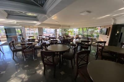 Foto 5 de 15: Apartamento em leilão em Maringá - PR, bairro Zona 01 — Apartamento 267m², 2 vagas em Maringá/PR - Ocupado