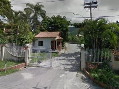 Casa em leilão em Maricá - RJ — Casa de 99.81m2, com 3 quartos, em MARICA/RJ.
