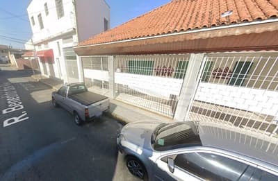Foto 3 de 4: Casa em leilão em Guaratinguetá - SP — Casa, A.T. 330m², A.C. 315m², 3 dorms., Edícula, 2 vagas, Campo do Galvão