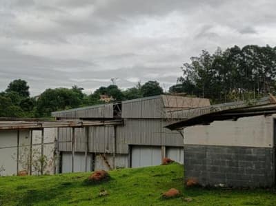 Foto 27 de 70: Area Rural em leilão em Amparo - SP, bairro Três Pontes — Imóvel Rural, A.T. 19ha, A.C. 7.362m², antigo abatedouro, galpões, casas, Três Pontes