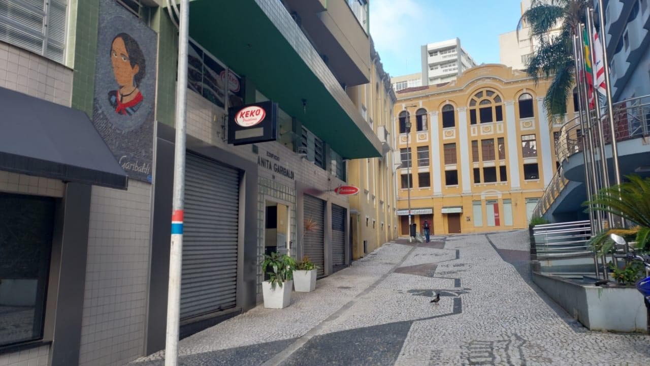 Foto 2 de 6: Apartamento em leilão em Florianópolis - SC — Apto. 57m², Centro, Florianópolis/SC - Ocupado