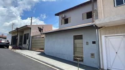 Foto 4 de 19: Casa em leilão em São Carlos - SP, bairro Parque dos Timburis — Casa 193m² com Terreno 275m² | São Carlos-SP | Parque dos Timburis - 2 Dorms, 2 banheiros, 1 Vaga - Financiamento até 420 Meses!
