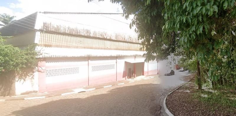 Foto 4 de 4: Terreno em leilão em Casa Branca - SP, bairro Vila Franceschett — Ginásio Coberto, A.T. 1601m², A.C. 1200m², quadra, vestiários