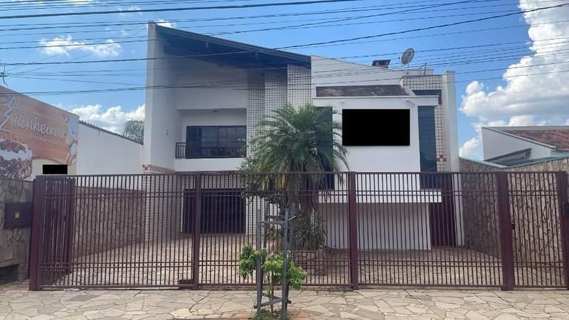 Foto 1 de 16: Comercial em leilão em Votuporanga - SP, bairro Santa Eliza — Prédio Misto 540m² com Terreno 471m² | Votuporanga-SP | Santa Eliza - 3 Dorms, 2 Vagas - Condições de Pagamento Facilitadas, Entre em Contato