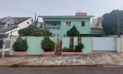 Foto 1 de 36: Casa em leilão em Apucarana - PR — Sobrado com área de 359,22m² e área total de terreno de 554,86m² - Apucarana/PR