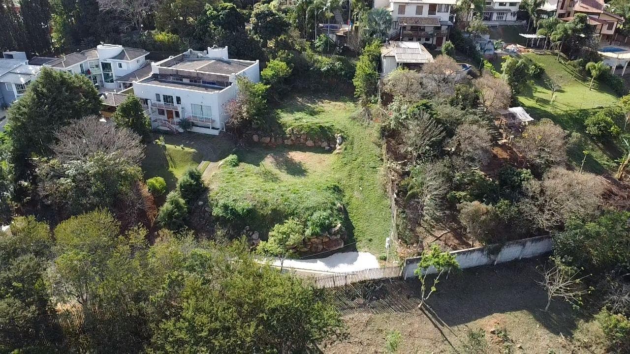 Terreno em leilão em Campinas - SP, bairro Souzas — Terreno com 963,80m² situado no Condomínio Residencial Caminhos de San Conrado - Campinas/SP