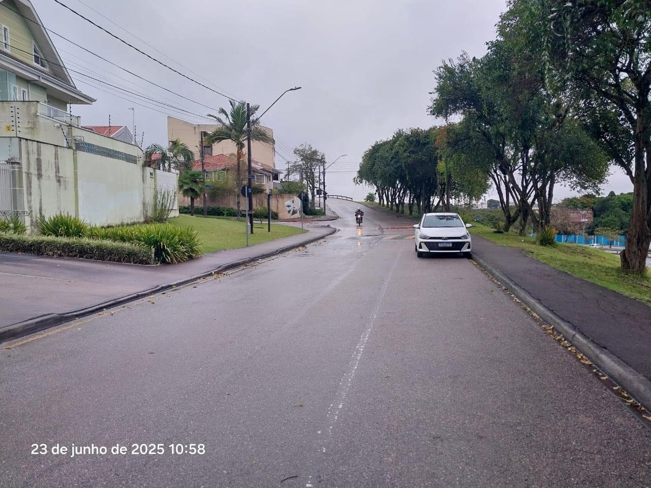 Foto 11 de 11: Casa em leilão em Curitiba - PR, bairro Guabirotuba — Fração Ideal solo de 0,12457 ou seja 144,11m², Curitiba/PR