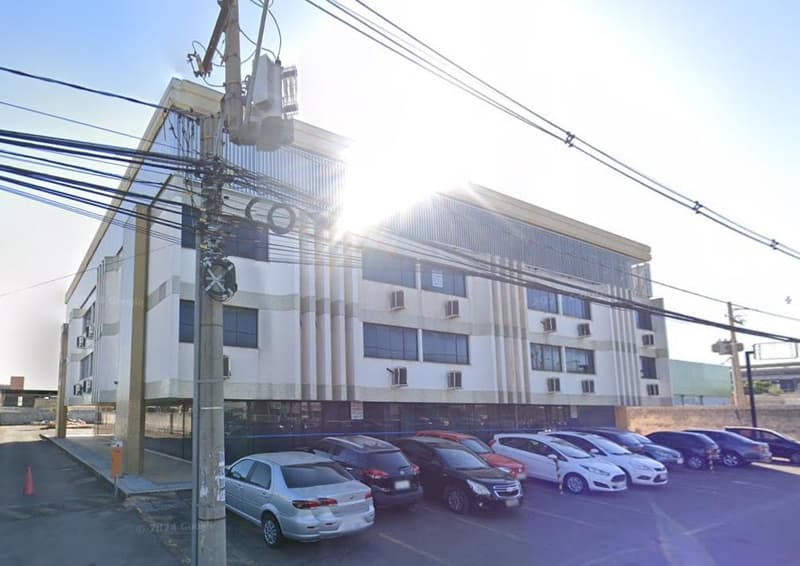 Comercial em leilão em Brasília - DF — Sala comercial, A.T.42m², A.P.35m², Setor Industrial, Guará