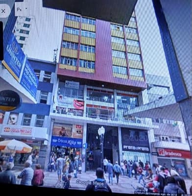 Apartamento em leilão em Juiz De Fora - MG — Apartamento no centro com 2 quartos, bem localizado no Edifício Shopping Center Solar.
