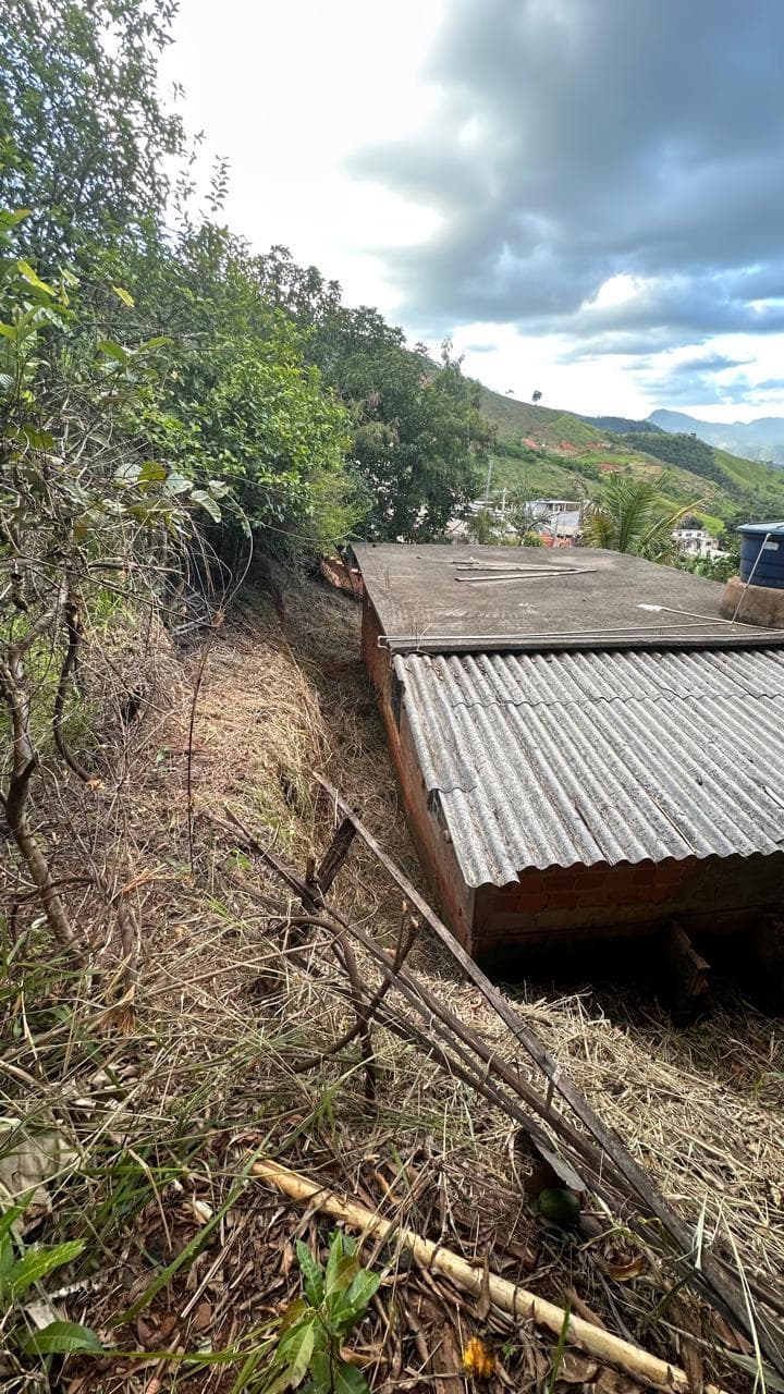 Foto 2 de 11: Imóvel em leilão em Carangola - MG, bairro Panorama — IMÓVEL URBANO COM ÁREA TOTAL DE 600 M2 EM CARANGOLA-MG