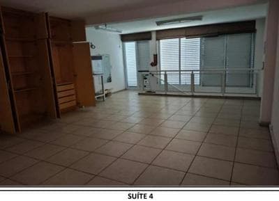 Foto 16 de 47: Casa em leilão em Santana De Parnaíba - SP — Chácara de alto padrão com 5 suítes e Área total de 5.381 m² | 43% abaixo da avaliação | Santana de Parnaíba/SP