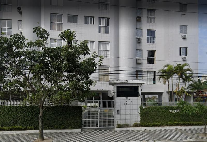 Apartamento em leilão em Guarujá - SP — Direitos de alienação fiduciária sobre apartamento no Edifício Veleiro, Guarujá, com área total de 71,10m² e uma vaga de garagem.