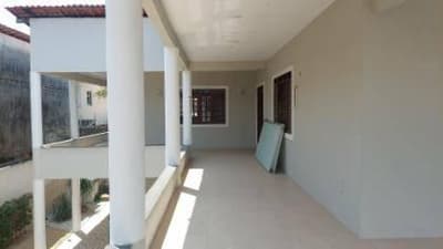 Foto 16 de 20: Casa em leilão em Fortaleza - CE, bairro Lagoa Redonda — Casa 378m² com Terreno 400m² | Fortaleza-CE | Lagoa Redonda - 4 Dormitórios, Piscina e Vaga - Financiamento até 420 Meses!
