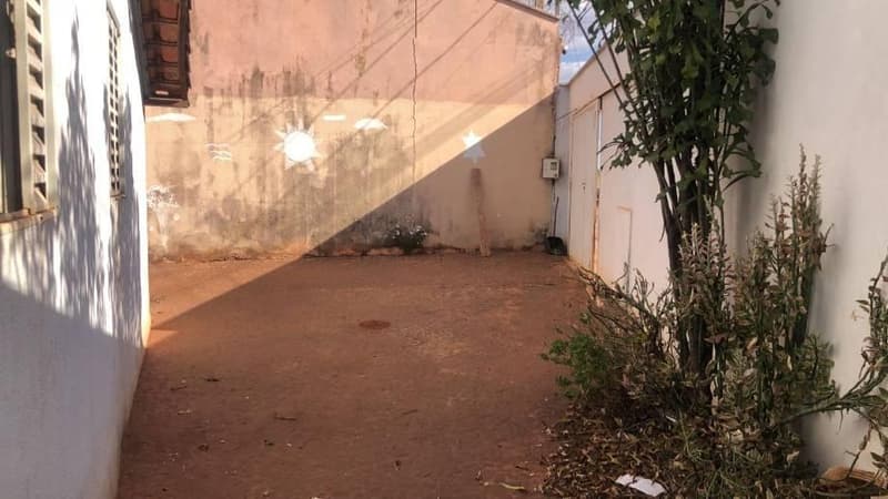 Foto 10 de 14: Casa em leilão em Ituiutaba - MG, bairro Lagoa Azul Ii — Casa 76m² com Terreno 210m² | DESOCUPADA | Ituiutaba-MG | Lagoa Azul II | Oportunidade - Próx. à BR-154 e ao Mart Minas - Financiamento até 420 Meses!